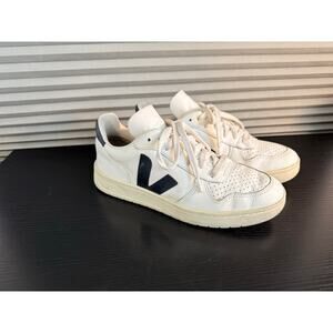 VEJA V-10 White Leather Sneakers Navy V Logo Lace Up Casual Shoes Women’s US 8